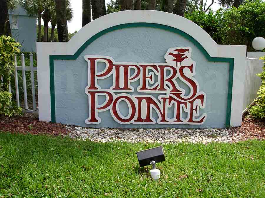 Pipers Pointe Signage